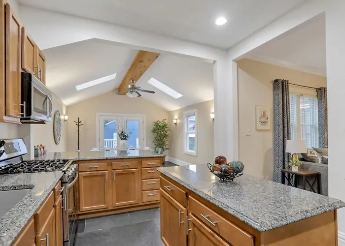 Holiday home Osu And Short North 4 Bedroom Patio And Garage With Ev Columbus