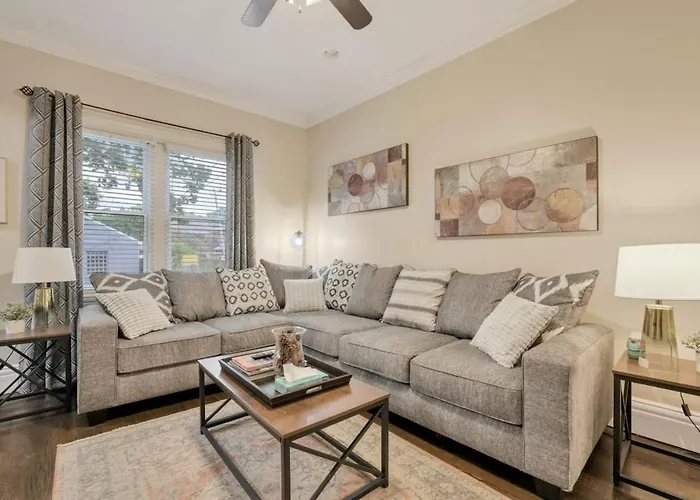 Holiday home Osu And Short North 4 Bedroom Patio And Garage With Ev Columbus